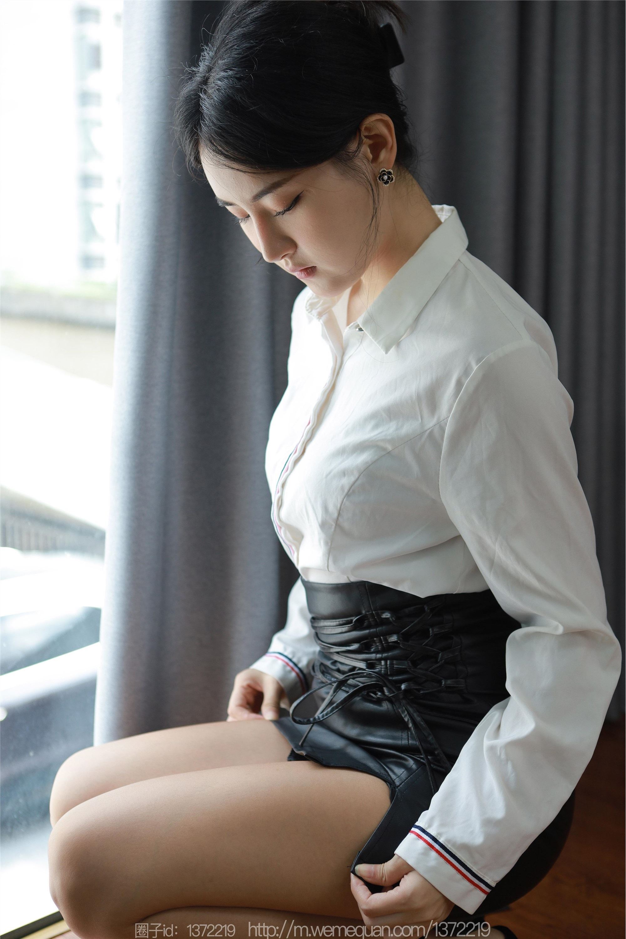 IESS异思趣向  2023.10.01 丝享家 1547 小宝《不开灯的房间》